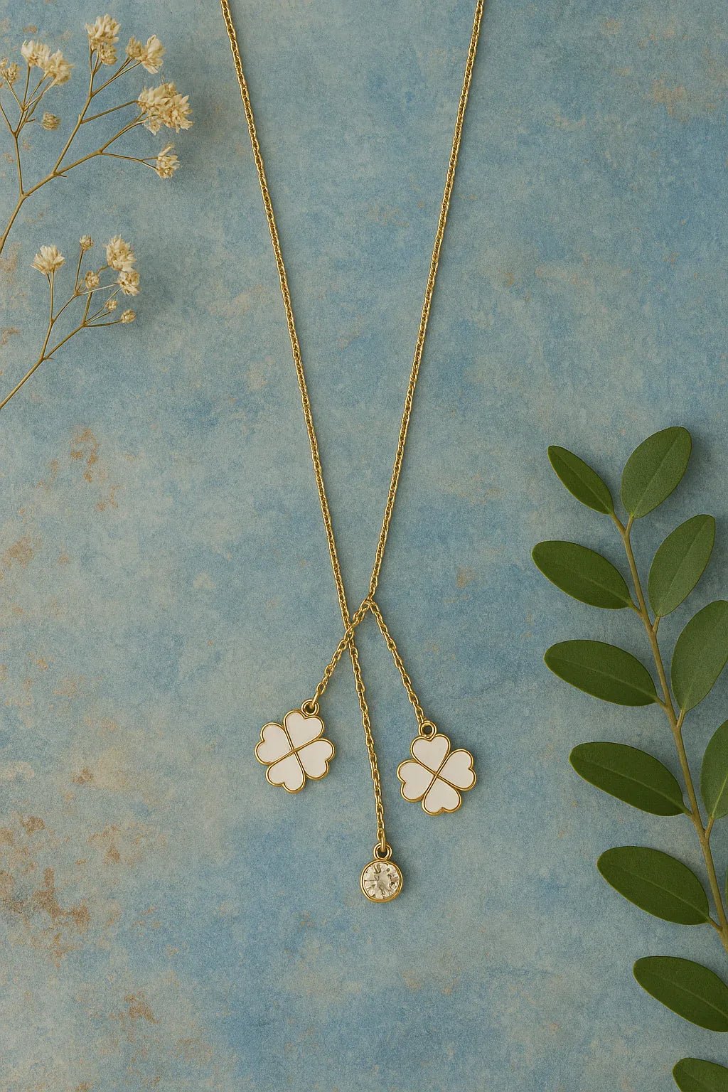 Golden Grace: The Clover Charm Necklace - Kemyu