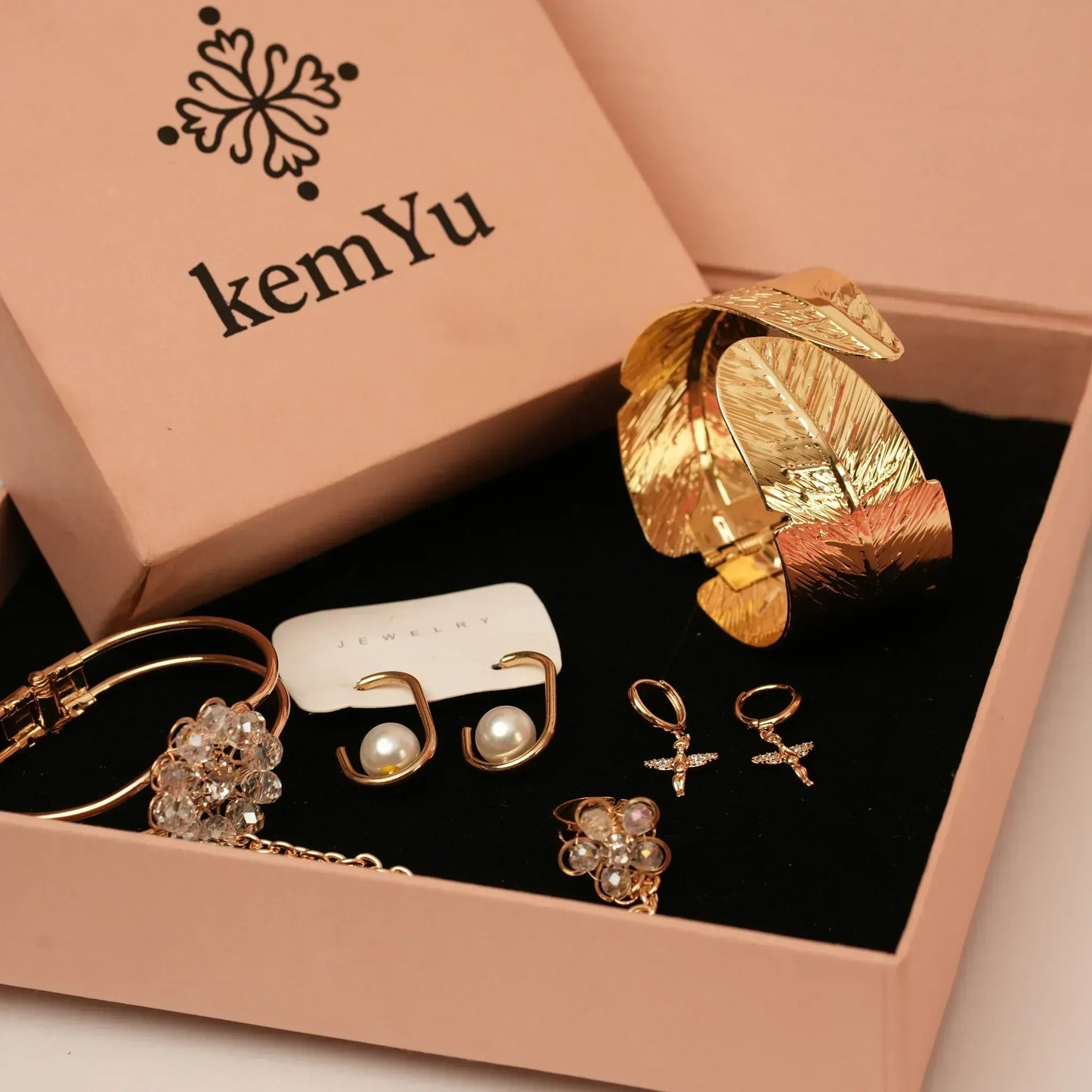 The Divine Dazzle Hamper - Kemyu