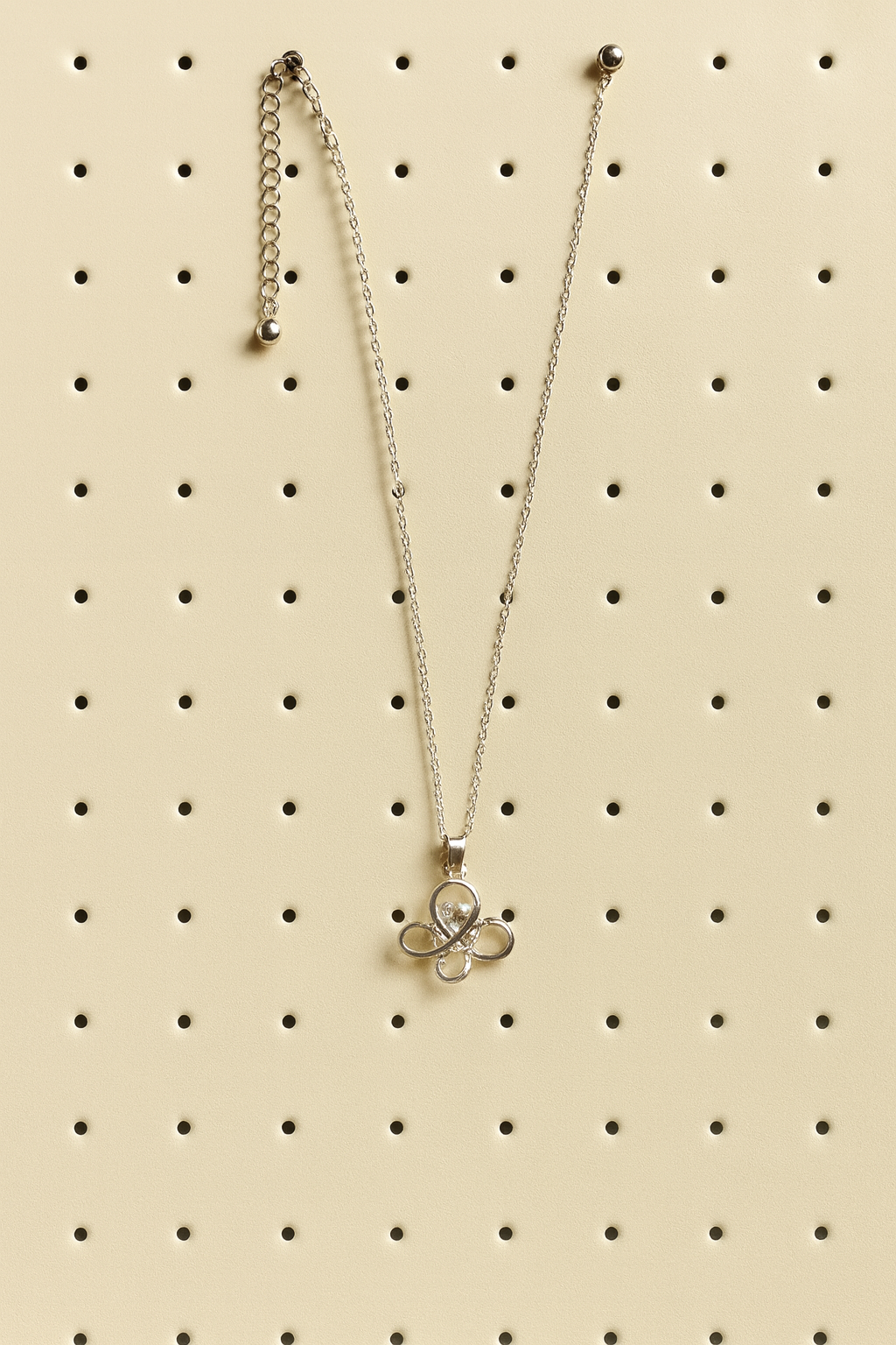 Elegant Clover Spark Necklace