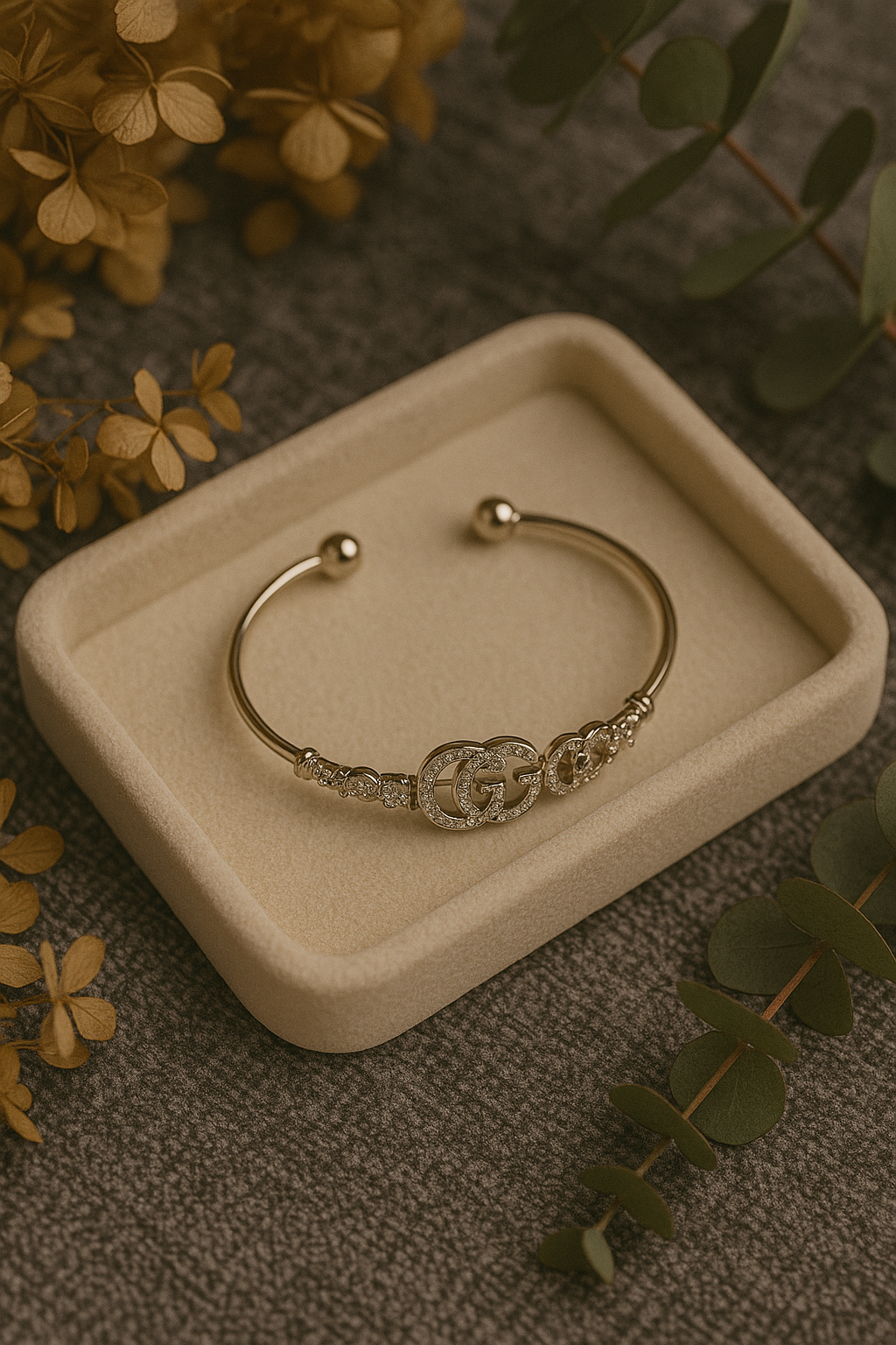 Grace in Every Glint” – The Modern Muse Bracelet