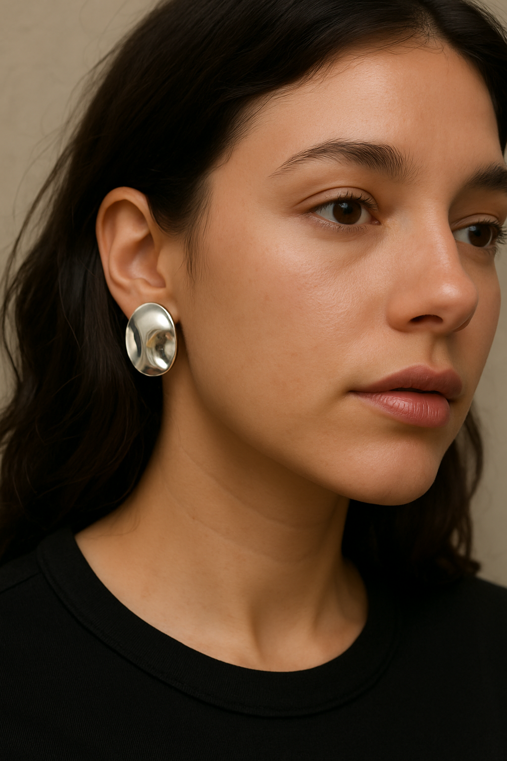 Sculpted Shine: Bold Elegance Redefined