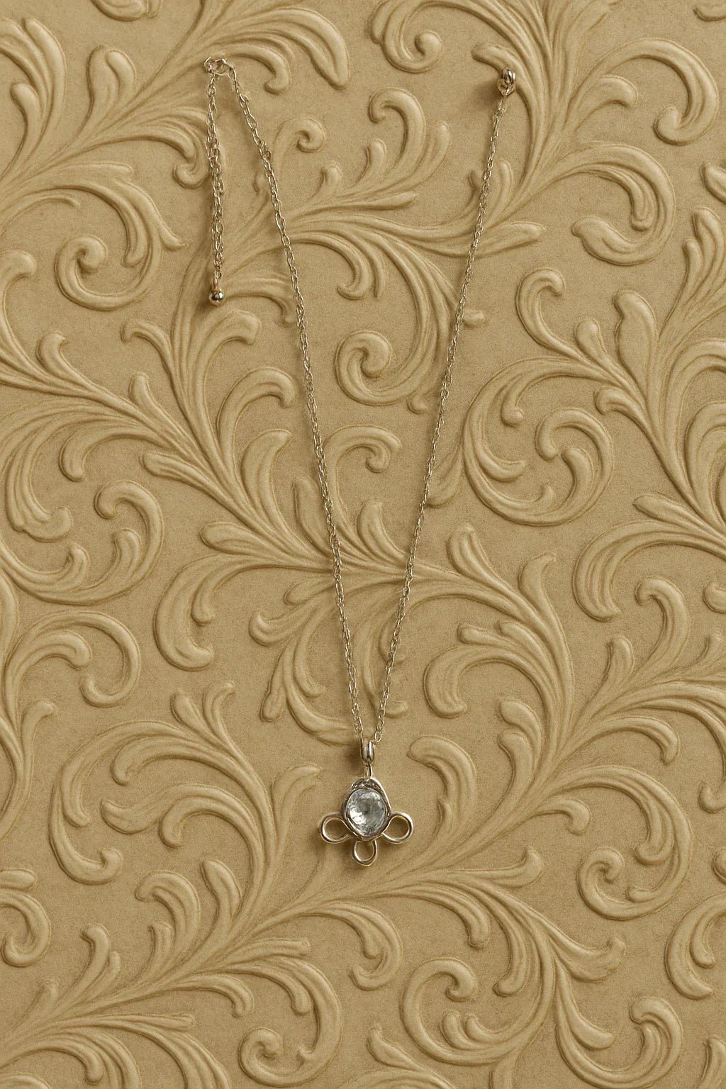 Elegant Clover Spark Necklace - Kemyu
