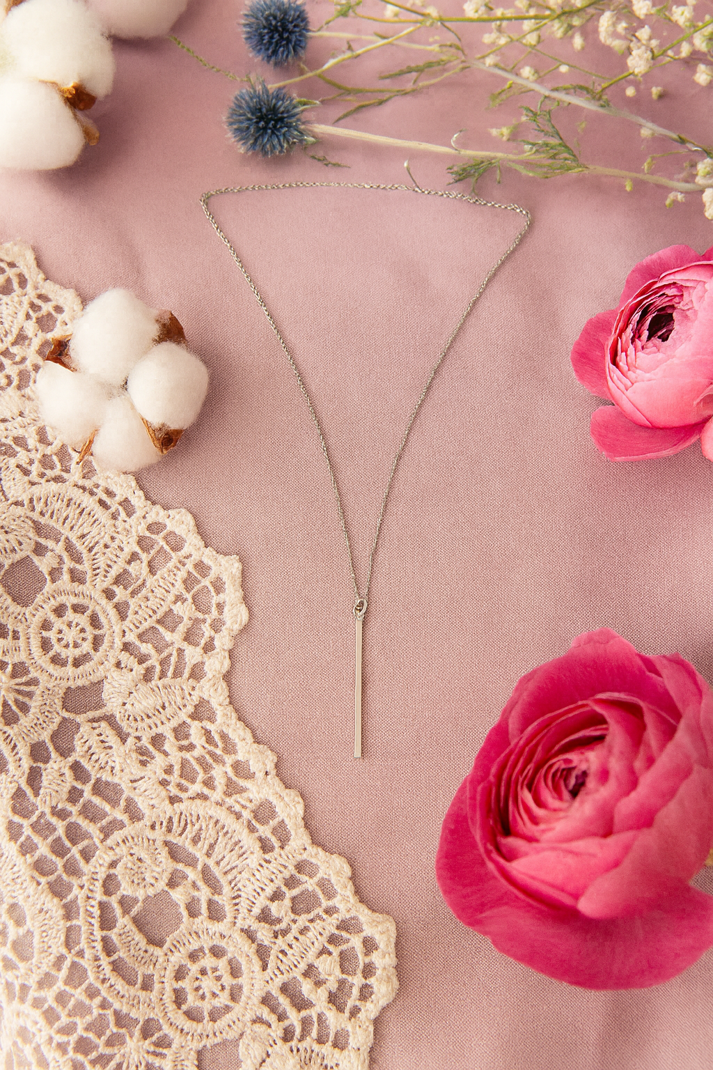 The Minimal Muse – Sleek Silver Bar Necklace