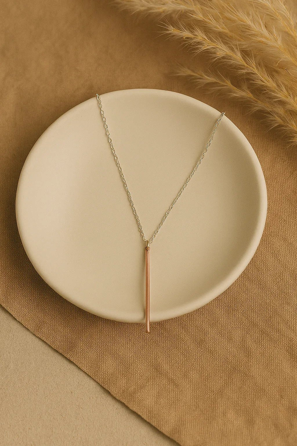 Minimal Muse: The Bar Pendant Necklace - Kemyu